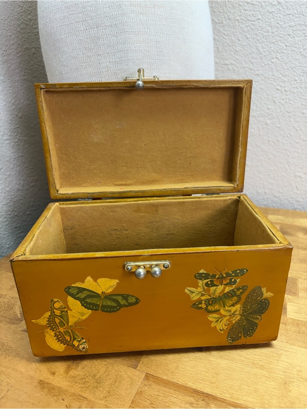 Vintage Butterfly Decoupage Wooden Box Purse Lucite Handle Vanity Case MCM - Picture 13 of 14